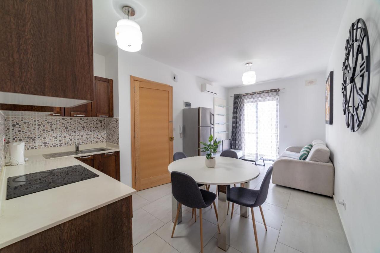 Metrostays Apartament St Julian Malta Saint Julian's エクステリア 写真